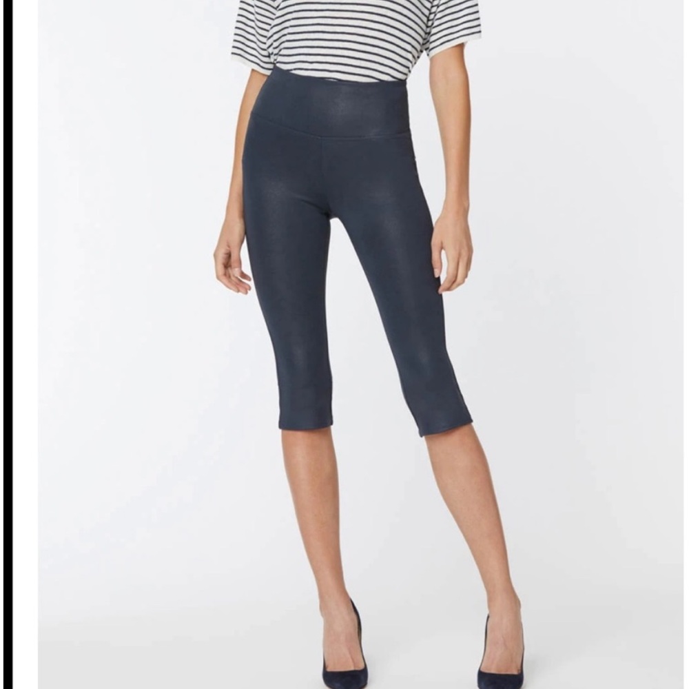 NWT NYDJ Navy Blue Capris Ladies Large